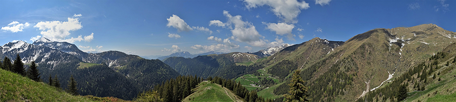 Dal sent. 124 unificatosi col sent. 214A vista panoramica sulla valle e i suoi monti